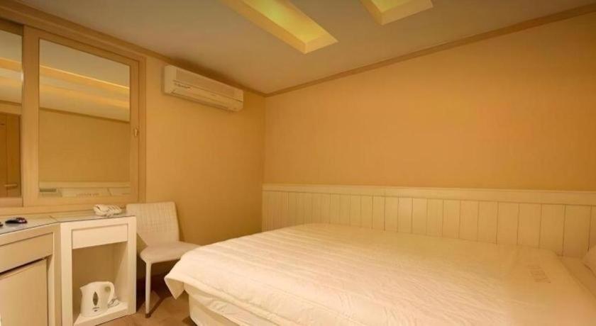 Sinyoung Motel Szöul Kültér fotó
