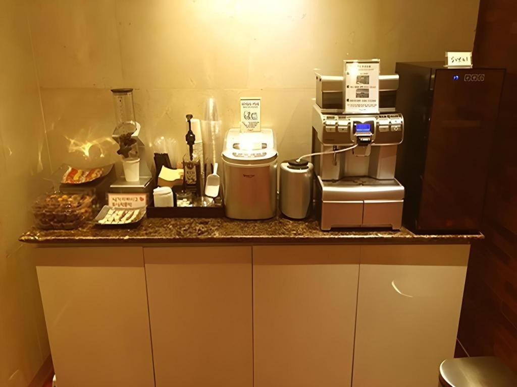Sinyoung Motel Szöul Kültér fotó