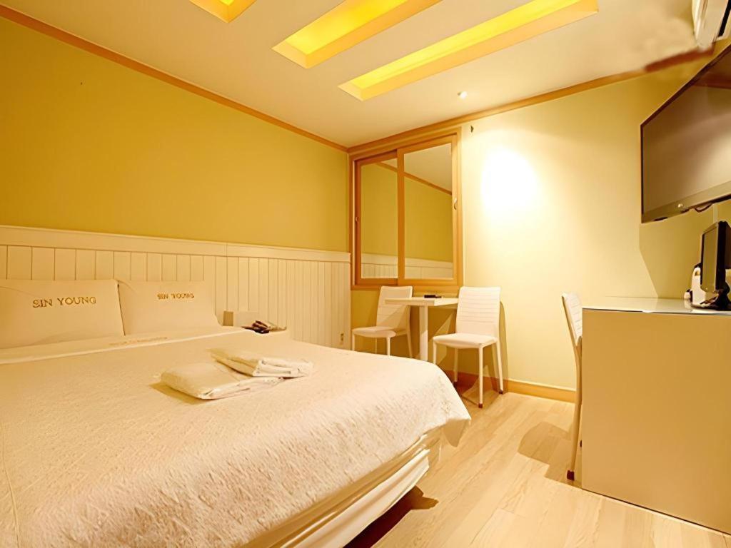 Sinyoung Motel Szöul Kültér fotó