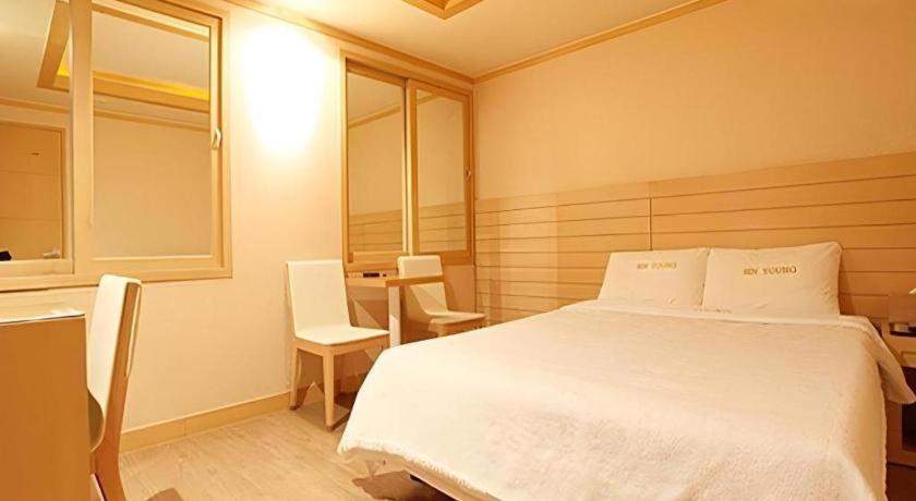 Sinyoung Motel Szöul Kültér fotó