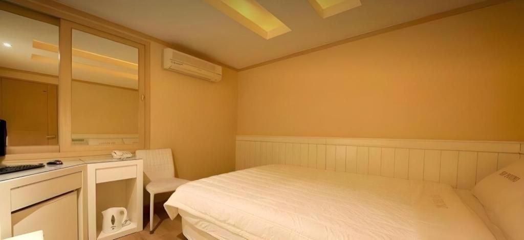 Sinyoung Motel Szöul Kültér fotó