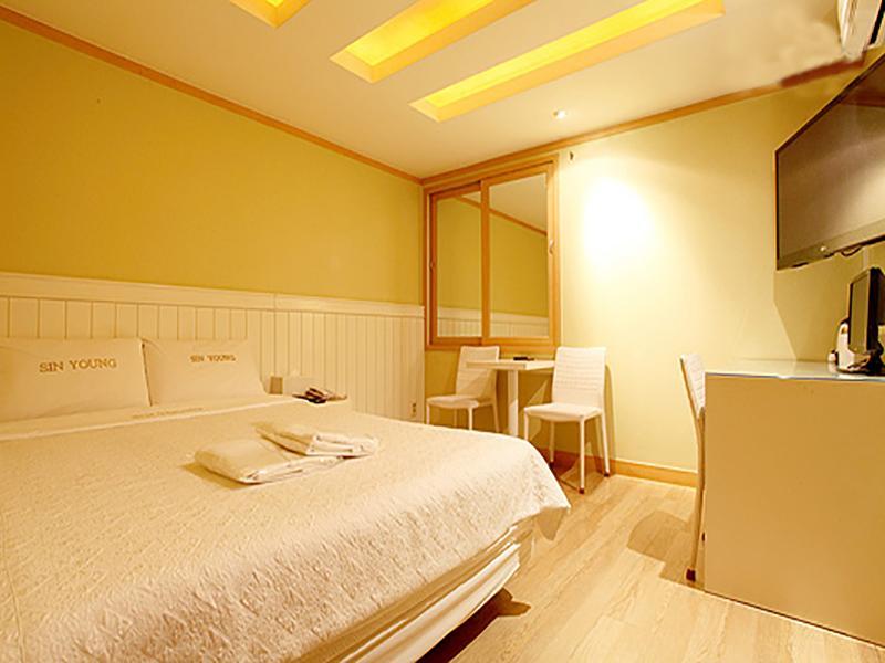 Sinyoung Motel Szöul Kültér fotó